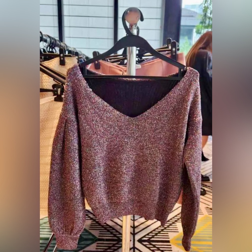 Maxmara sparkle top v neck/off-the-shoulder neckline size M